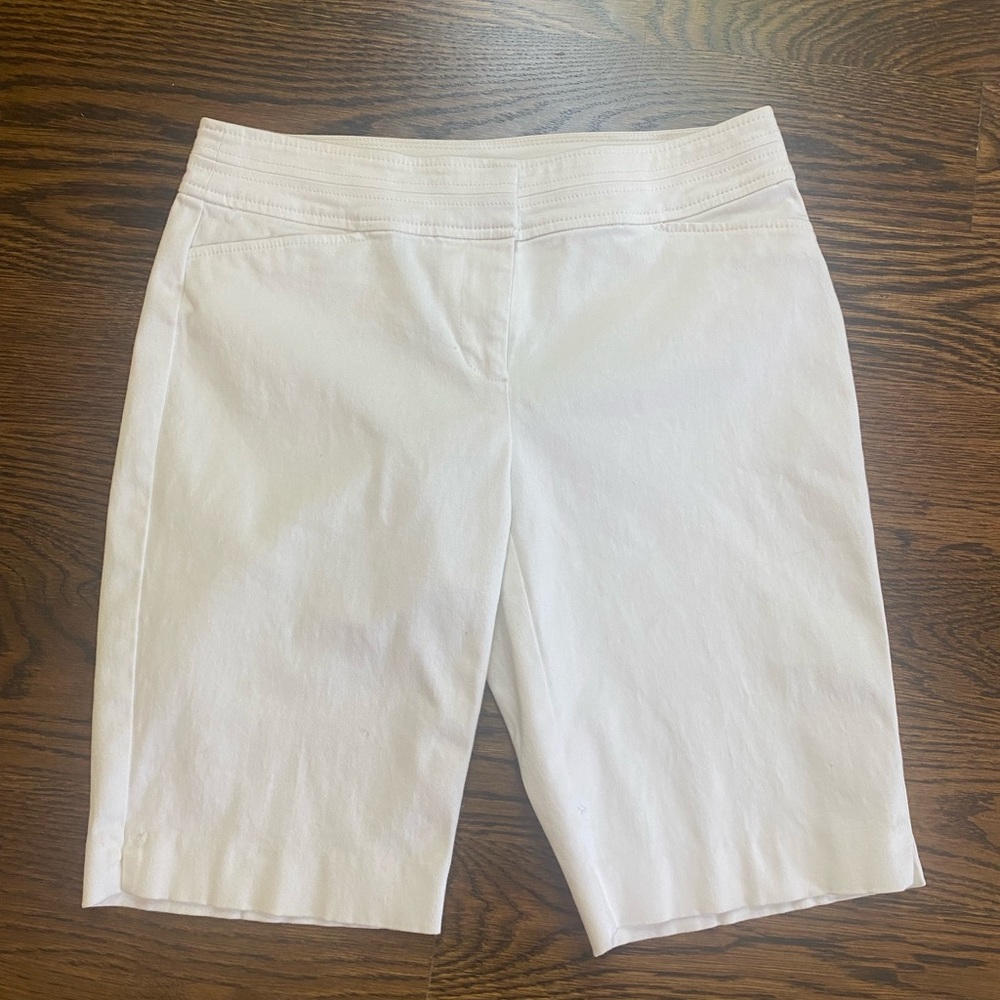 Cache GUC white bermuda shorts size 2